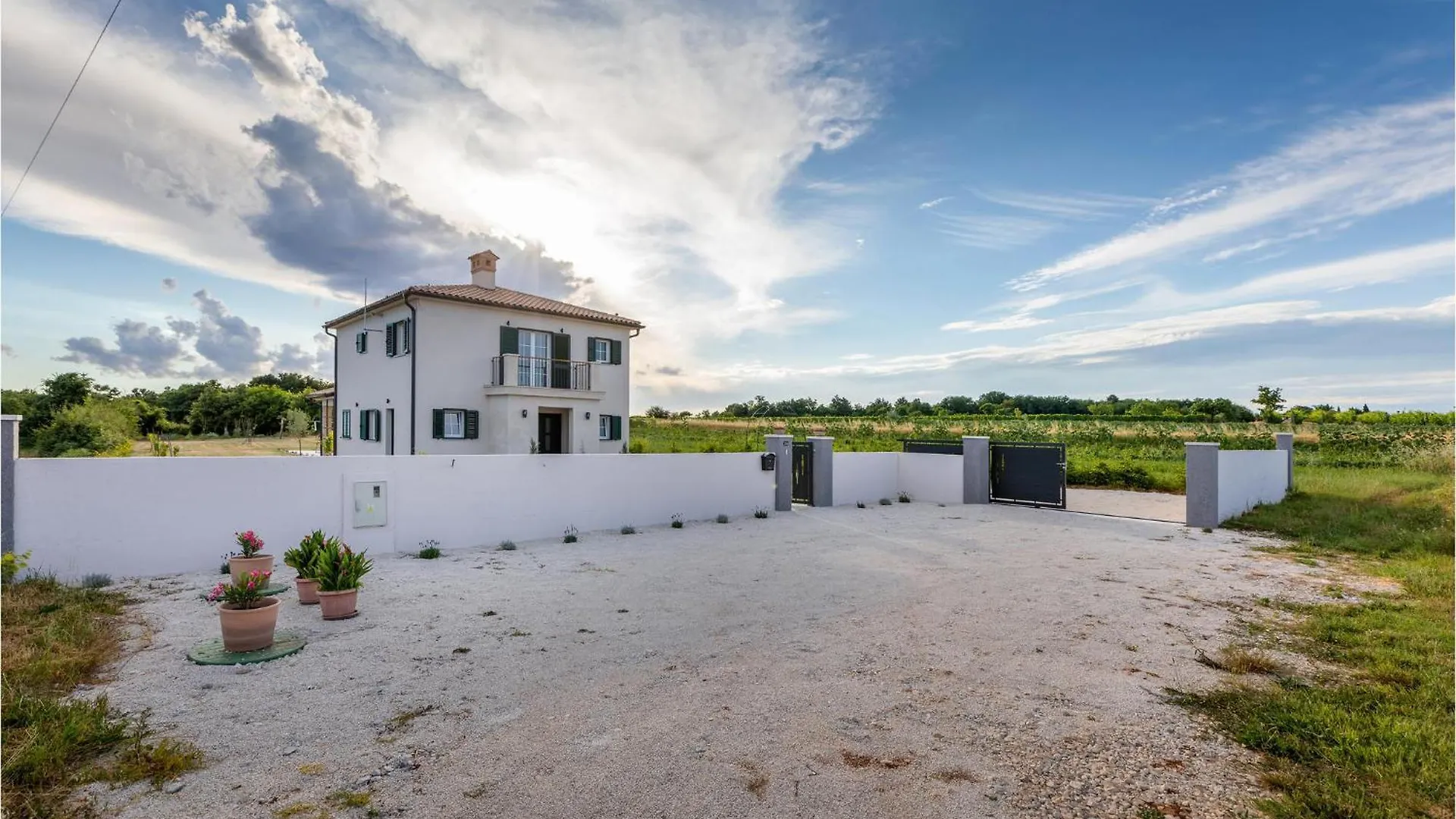 Amazing Home In Zminj Bencici 0*,